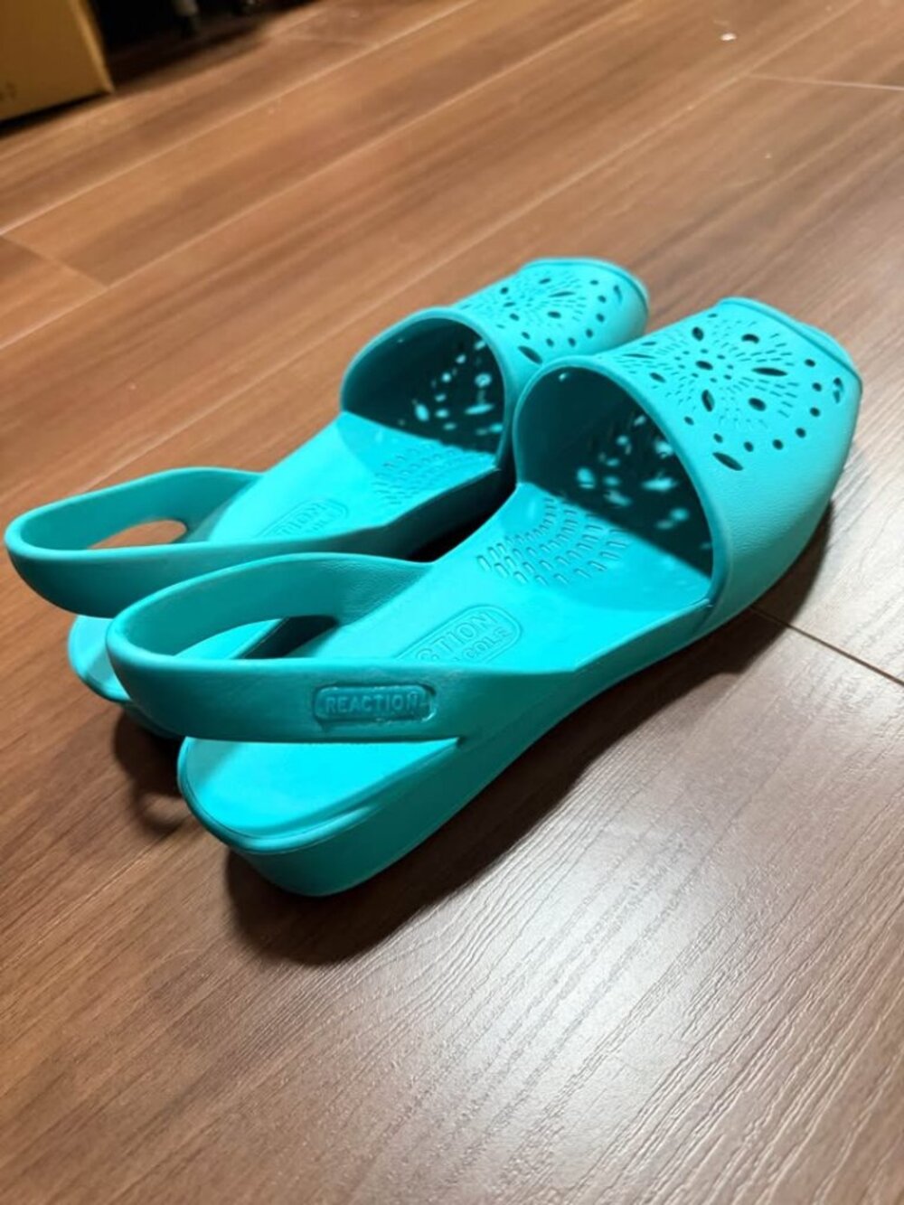 Kenneth Cole REACTION Womens Eva Peep Toe Slip On Wedge Sandals, Turquoise